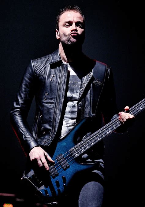 chris wolstenholme bass|muse bass line.